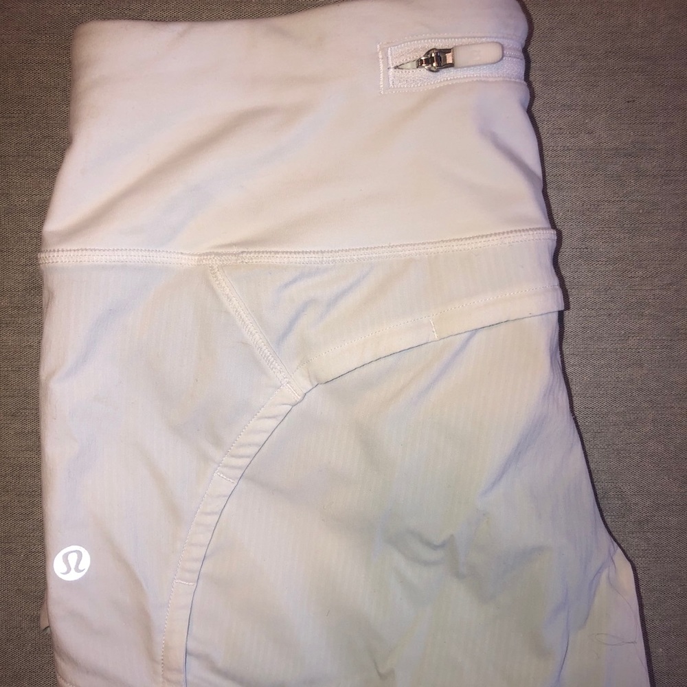 Lululemon speed up shorts size 2!